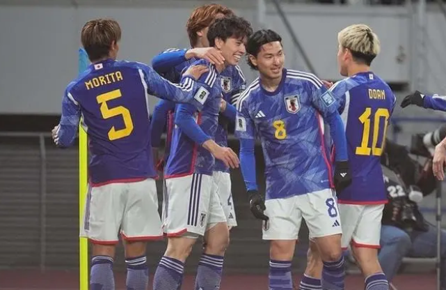 世预赛-日本1-0朝鲜，田中碧闪击制胜，朝鲜进球被吹+远射中柱