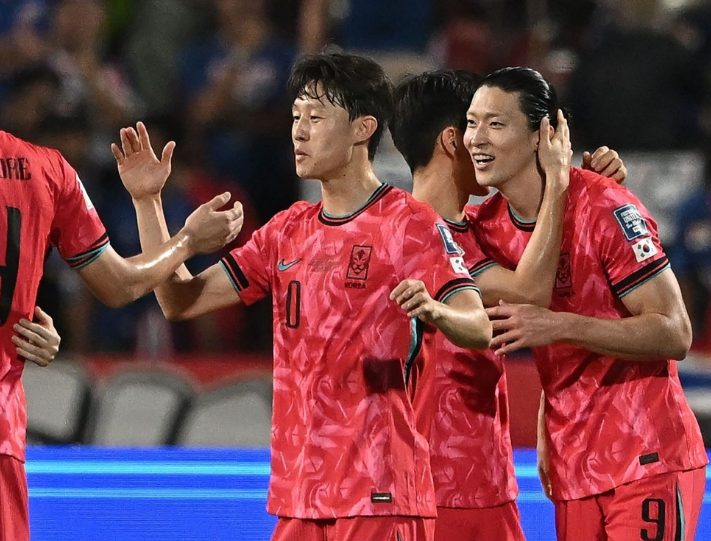 世预赛-韩国3-0客胜泰国，泰国两人伤退+跌至小组第三，孙兴慜破门