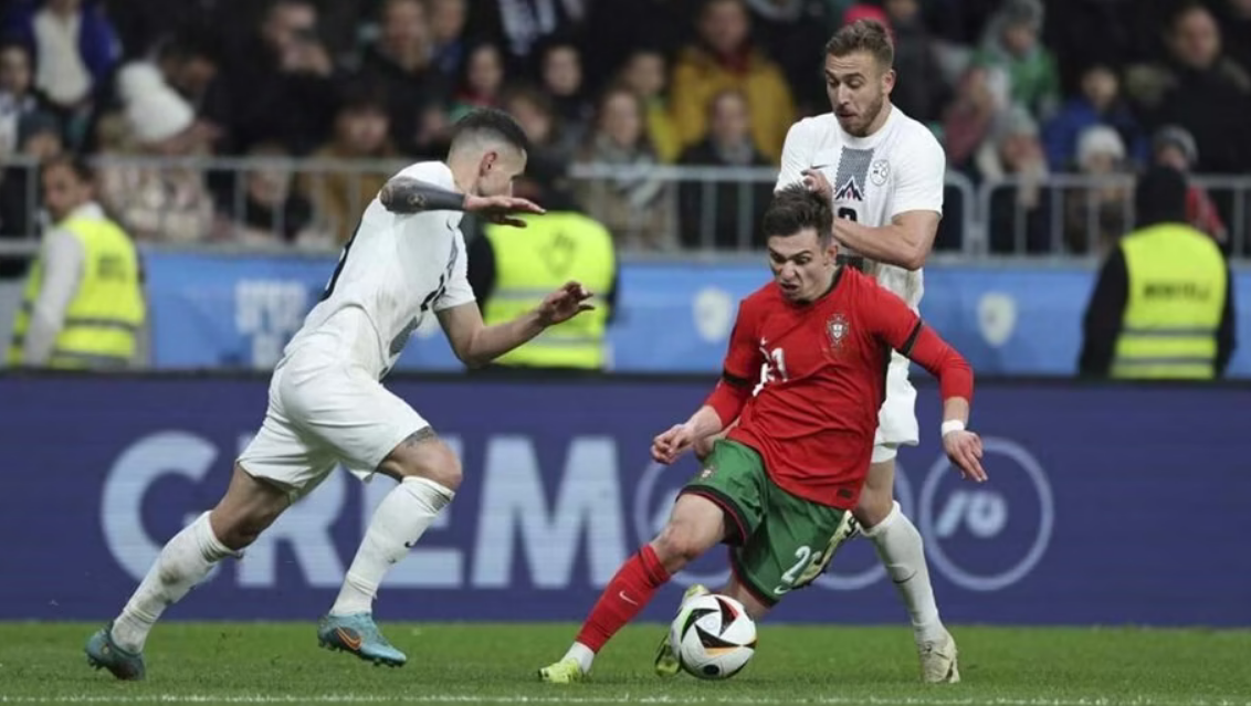 友谊赛-葡萄牙0-2斯洛文尼亚，终止11连胜，菲利克斯中柱