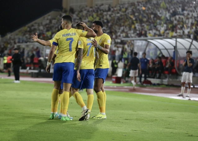 沙特联-利雅得胜利3-2阿科多联赛8连胜，布罗佐维奇双响，C罗建功