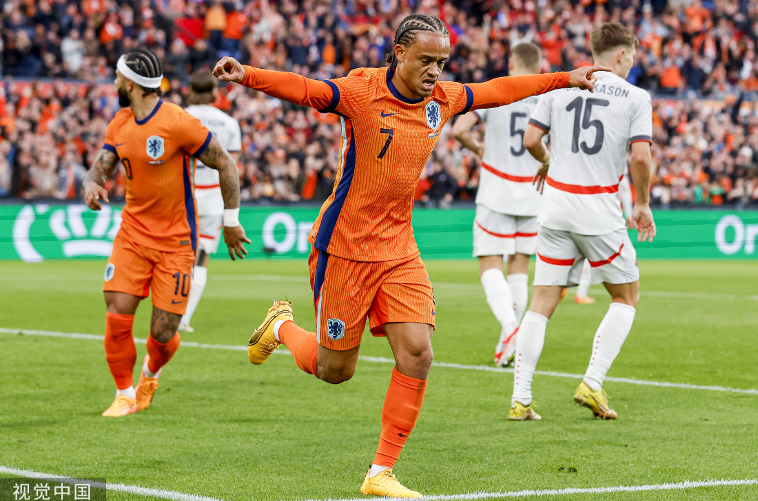 友谊赛-荷兰4-0冰岛，西蒙斯打入国家队处此球，范戴克建功