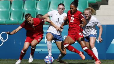 奥运会-加拿大女足2-1逆转新西兰女足，维安、拉卡斯破门